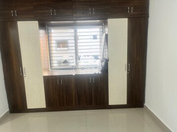 Room in 3 BHK Apartment at Khajaguda – for Rent
