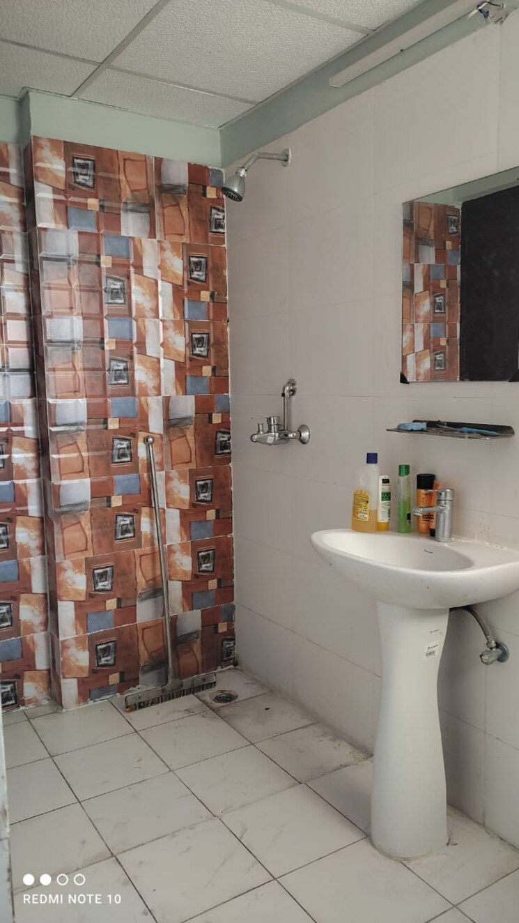 Bathroom, gardenia-glamour 3 Bedroom 1850 Sq.Ft. Apartment In Vasundhara Sector 3 Ghaziabad 7928013
