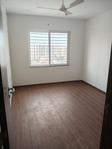 Room in 2 BHK Apartment at Goel Ganga Glitz, Undri – for Rent