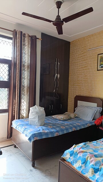 Bedroom in 3 BHK Builder Floor at Ashoka Enclave Faridabad, Sector 34 – for Sale