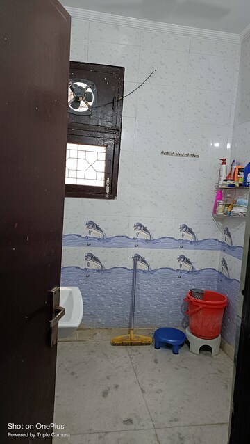 Furnished Amenities in 3 BHK Builder Floor at Ashoka Enclave Faridabad, Sector 34 – for Sale