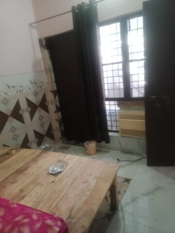 Living Room in 2 BHK Independent House at Aliganj – for Rent