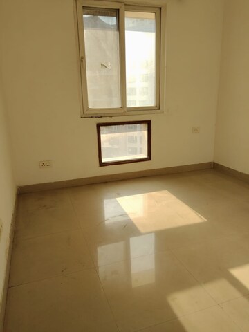 Room in 3 BHK Apartment at Shipra Srishti, Ahinsa Khand 1 – for Rent