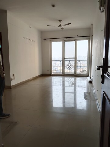 Room in 3 BHK Apartment at Shipra Srishti, Ahinsa Khand 1 – for Rent