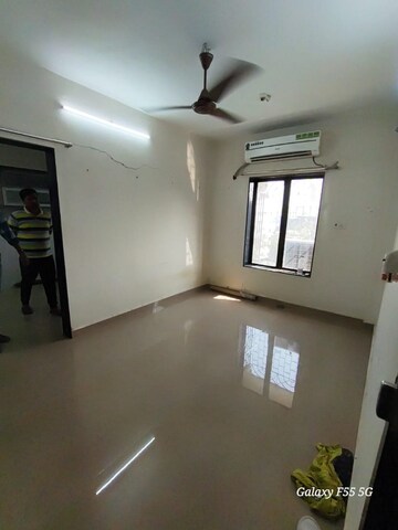 Room in 1 BHK Apartment at Parsian CHS, Andheri West – for Rent