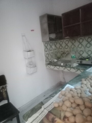 1 BHK Villa For Rent in Aliganj