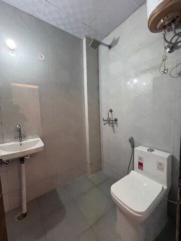 Master Bedroom in 1 BHK Builder Floor at Sector 4 – for Rent