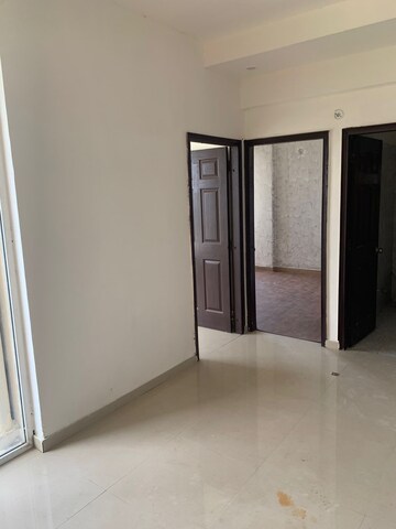 Room in 3 BHK Apartment at Gulshan GC Grand, Ahinsa Khand ii – for Rent