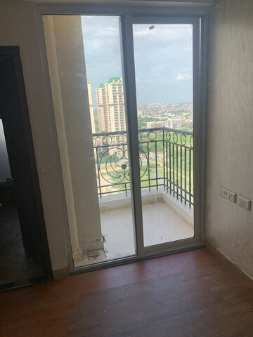 Room in 3 BHK Apartment at Gulshan GC Grand, Ahinsa Khand ii – for Rent