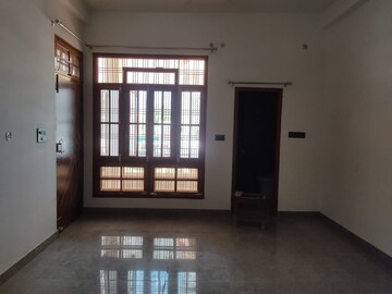 Room in 2 BHK Independent House at Jankipuram – for Rent