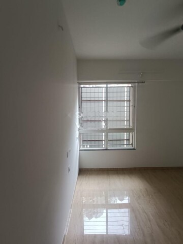 Room in 2 BHK Apartment at VTP Leonara, Mahalunge – for Rent