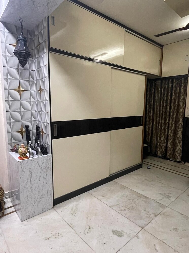 Room, gagan vihar 4 Bedroom 200 Sq.Yd. Builder Floor In Gagan Vihar Delhi 7928369