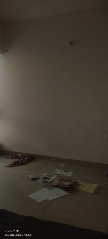 Master Bedroom in 3 BHK Apartment at Gaur City 2 - 14th Avenue, Sector 16c Greater Noida – for Rent