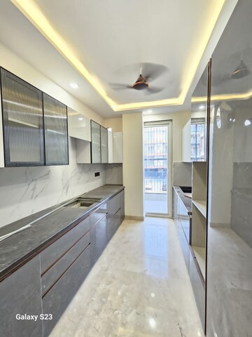 Building Lobby in 3 BHK Builder Floor at Sushant Lok 3, Sector 57 – for Sale