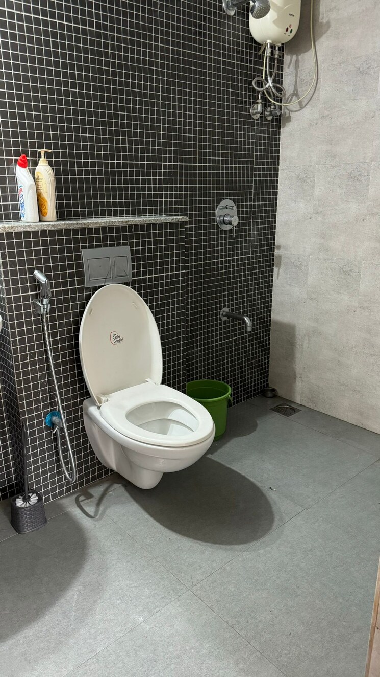 Bathroom, lodha-palava-city 2 Bedroom 743 Sq.Ft. Apartment In Dombivli East Thane 7928465