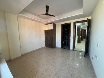 Room in 3 BHK Builder Floor at Sector 7 – for Sale