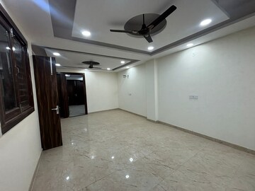Room in 3 BHK Builder Floor at Sector 7 – for Sale
