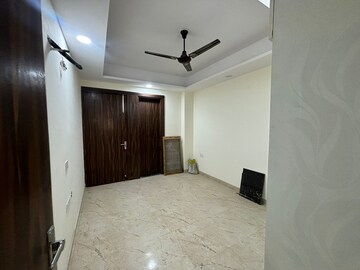 Room in 3 BHK Builder Floor at Sector 7 – for Sale