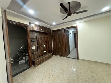 Room in 3 BHK Builder Floor at Sector 7 – for Sale