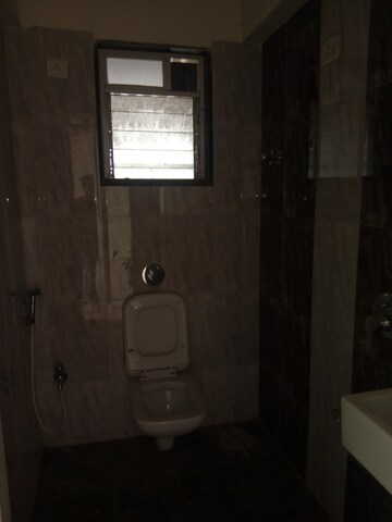 Attached Bathroom in 1 BHK Apartment at Lotus Lotus Link Square, Malad West – for Rent