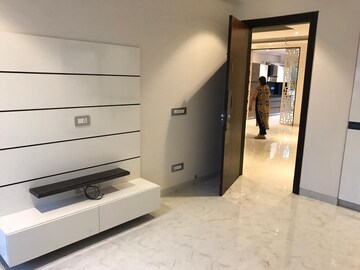 Furnished Amenities in 4 BHK Villa at Sector 37 – for Sale