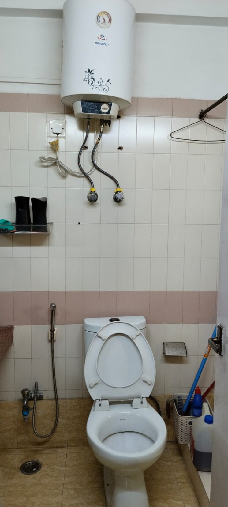 Master Bedroom, dwarka mor 3 Bedroom 1800 Sq.Ft. Apartment In Dwarka Mor Delhi 7928781