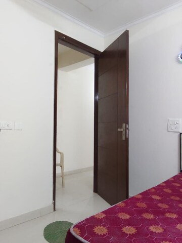 Room in 1 BHK Builder Floor at Paryavaran Complex – for Rent