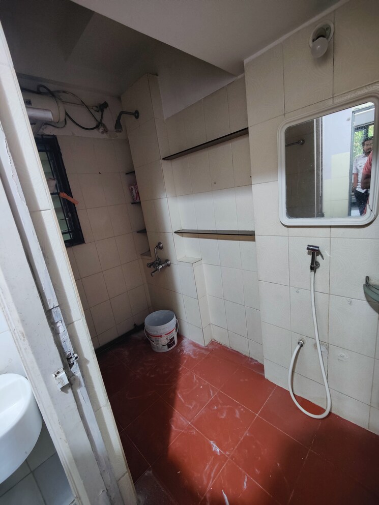 Bathroom, hiranandani-estate-capri 2 Bedroom 750 Sq.Ft. Apartment In Ghodbunder Road Thane 7928845