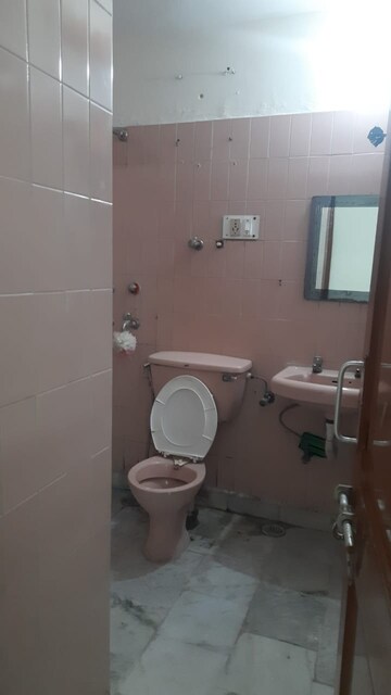 Master Bedroom in 3 BHK Apartment at Sector 4, Dwarka – for Rent