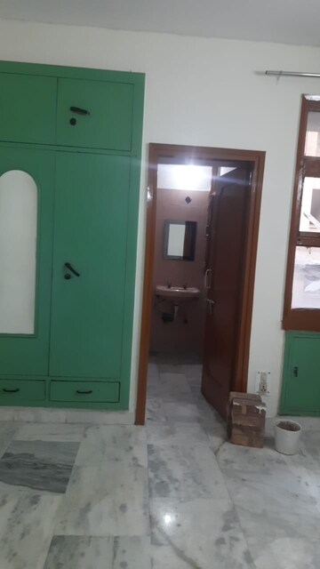 Room in 3 BHK Apartment at Sector 4, Dwarka – for Rent