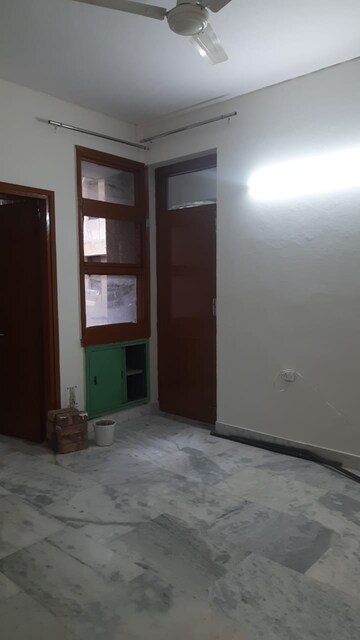 Room in 3 BHK Apartment at Sector 4, Dwarka – for Rent