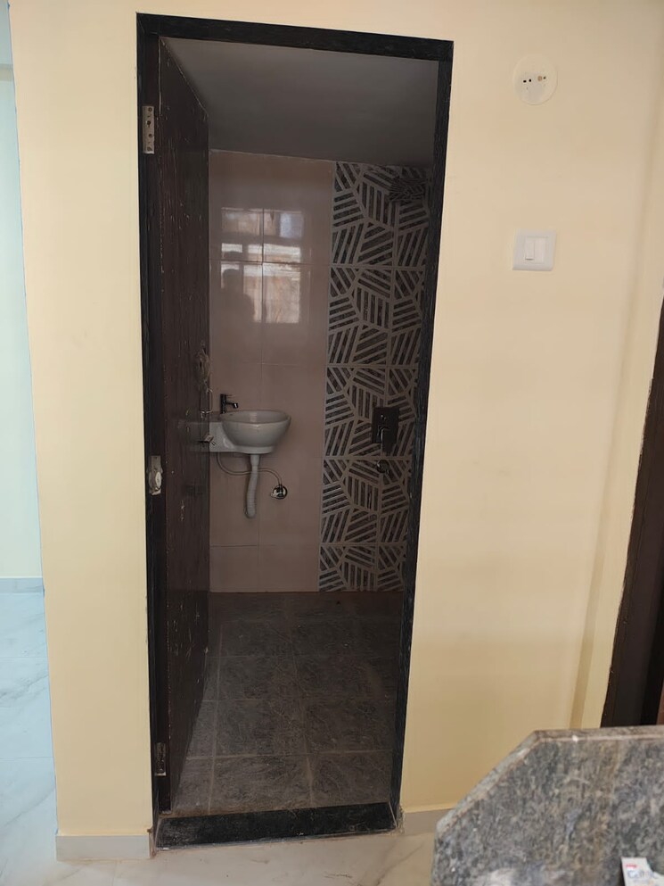 Bathroom, srushti-shri-rajendra-srushti 2 Bedroom 835 Sq.Ft. Apartment In Palghar Palghar 7929044