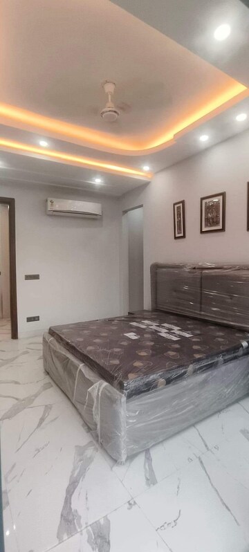 Bedroom in 2 BHK Builder Floor at Sector 9 – for Rent