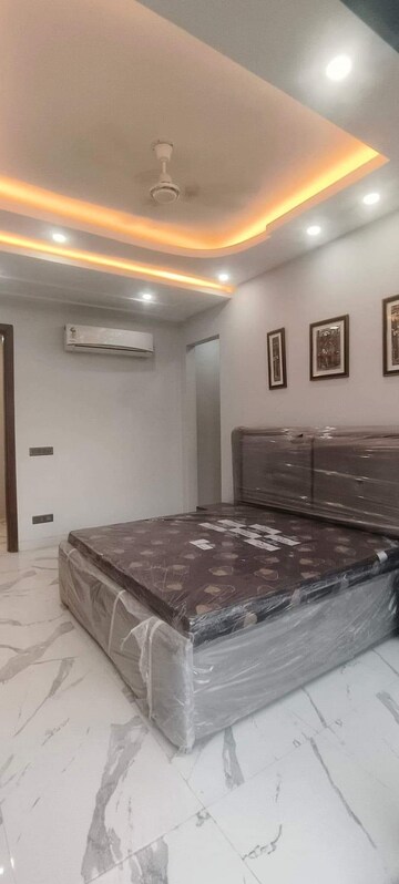 Bedroom in 2 BHK Builder Floor at Sector 9 – for Rent