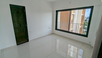 Room in 3 BHK Apartment at Arkade Aspire, Goregaon East – for Rent