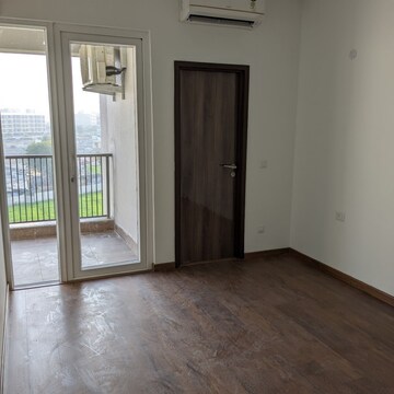 Room in 4 BHK Builder Floor at DLF Garden City Independent Floors, Meoka – for Rent