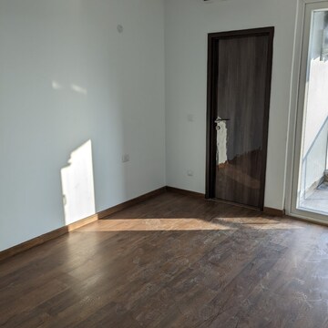 Room in 4 BHK Builder Floor at DLF Garden City Independent Floors, Meoka – for Rent