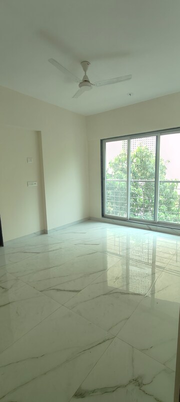 Room in 3 BHK Apartment at Tilak Nagar Building, Tilak Nagar – for Sale