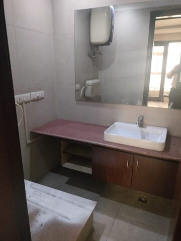 Attached Bathroom in 4 BHK Builder Floor at Green Park – for Rent