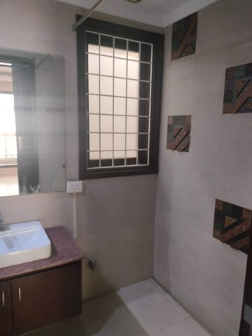 Attached Bathroom in 4 BHK Builder Floor at Green Park – for Rent