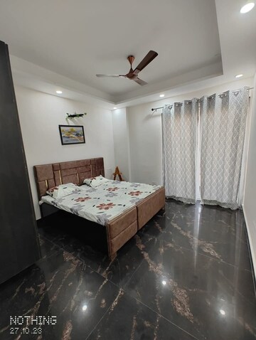 Bedroom in 2 BHK Builder Floor at Sector 9 – for Rent