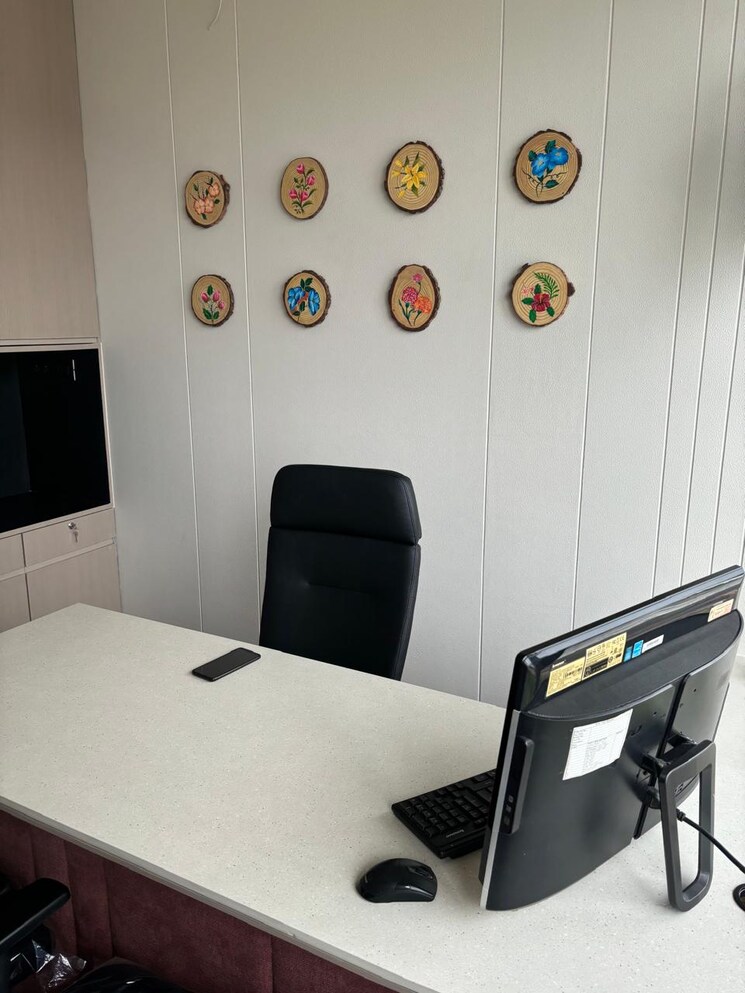 Team Area, adajan Commercial Office Space 678 Sq.Ft. In Adajan Surat 7929180