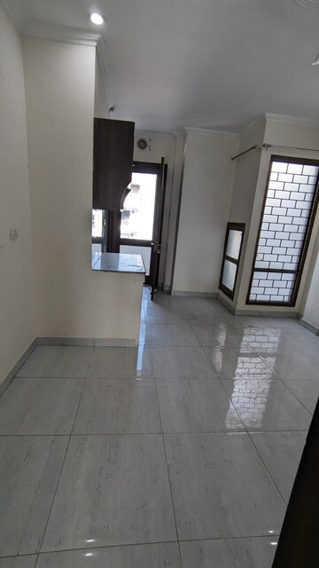 Room in 2 BHK Builder Floor at DLF City Gurgaon, Sector 27 – for Rent