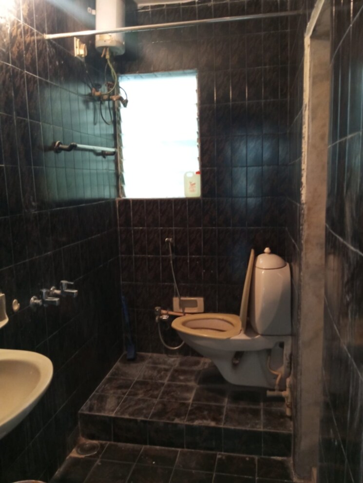 Bathroom, alica-nagar-chs 2 Bedroom 525 Sq.Ft. Apartment In Kandivali East Mumbai 7929186