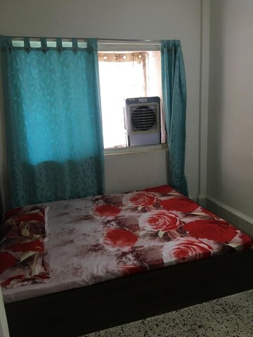 Bedroom in 2 BHK Apartment at Anita Nagar Chs, Kandivali East – for Rent