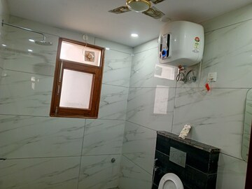 Bathroom in 3.5 BHK Builder Floor at Ardee City, Sector 52 – for Sale