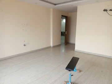 Master Bedroom in 3.5 BHK Builder Floor at Ardee City, Sector 52 – for Sale
