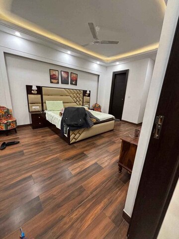Parking in 3 BHK Builder Floor at Sector 5 – for Rent