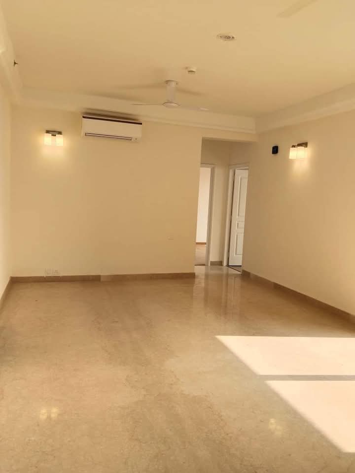 3 BHK + Servant Room Apartment For Sale in M3M Sky City