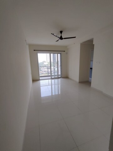 2 BHK Apartment For Rent in Godrej Emerald, Ghodbunder Road